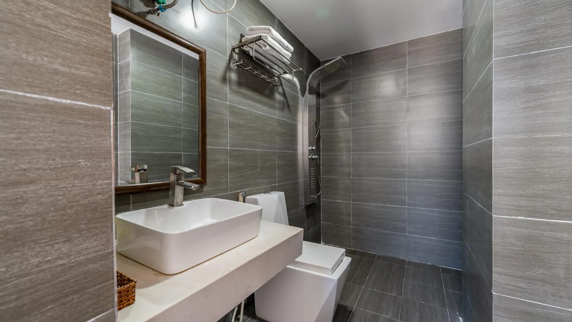 Sydney Da Nang Hotel & Apartment