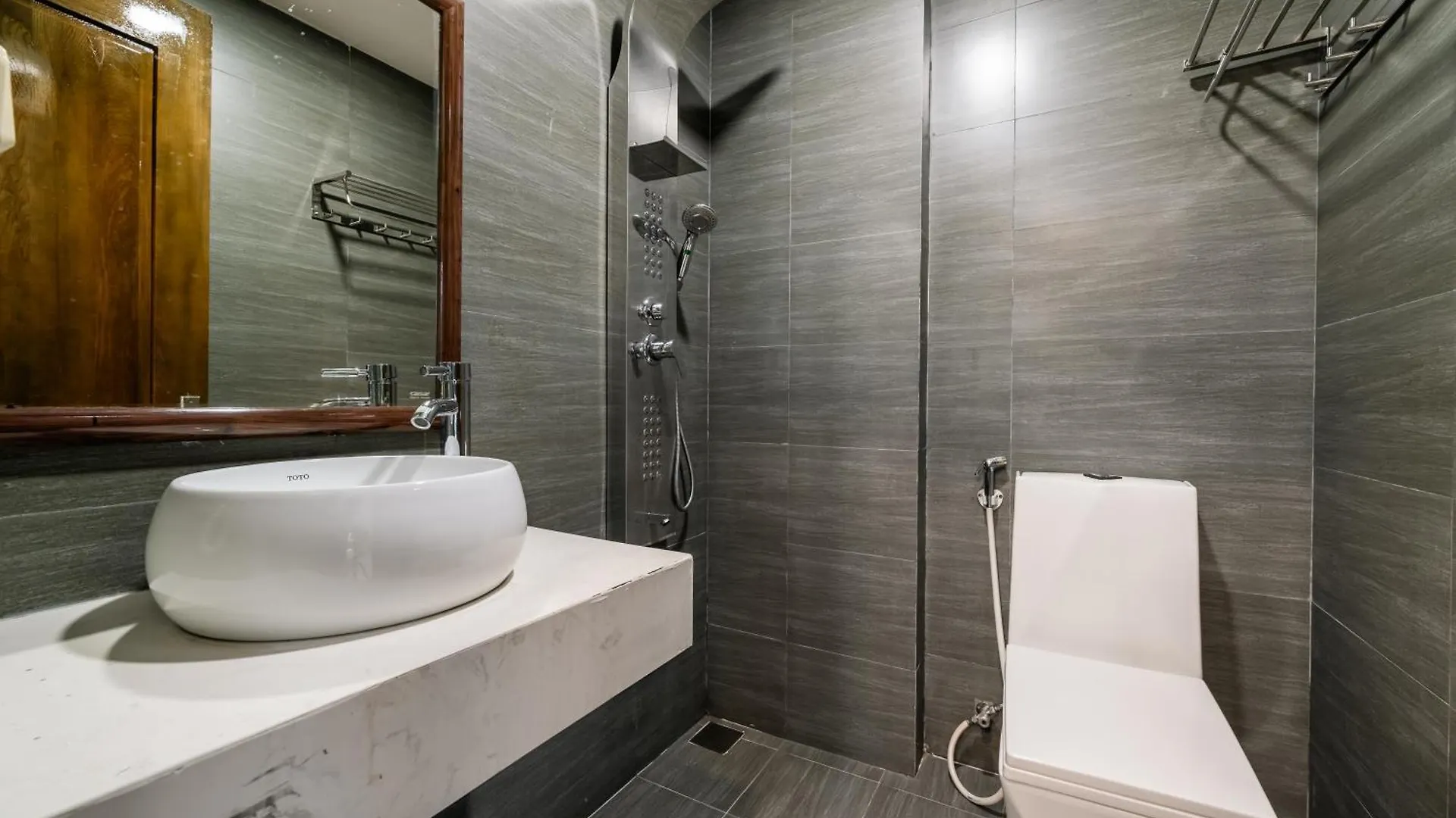 Sydney Da Nang Hotel & Apartment 3*,